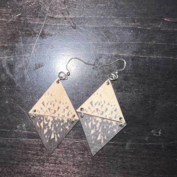 Black & Creme dangly earrings - Picture 2 of 2